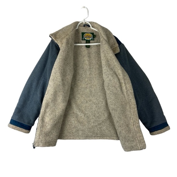 Cabelas Jackets & Blazers - Cabela Women's Coat Size M (fit more like a large) Cozy and Warm Fleece Zip-Up